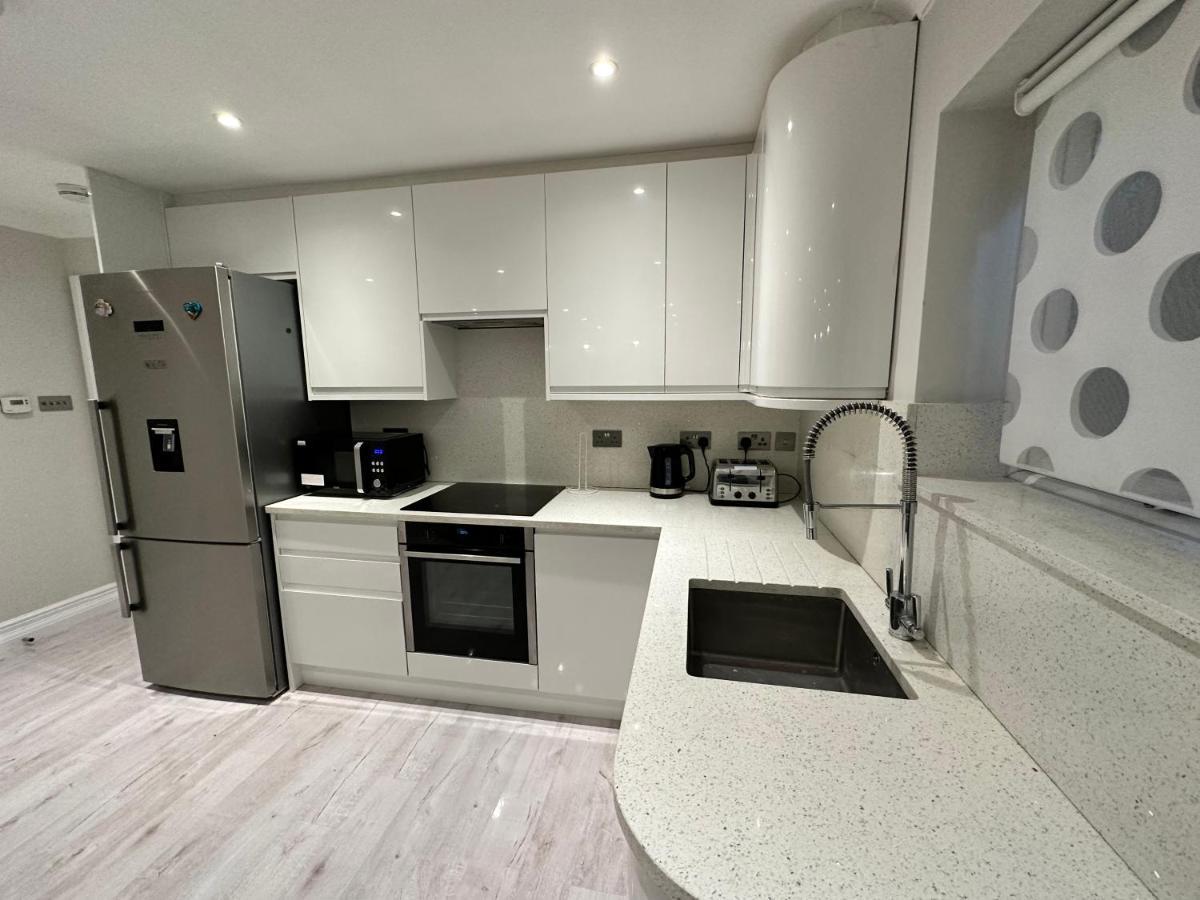 Luxury House Daire Greenford  Dış mekan fotoğraf