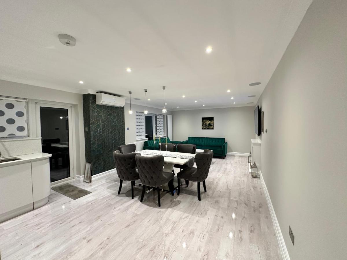Luxury House Daire Greenford  Dış mekan fotoğraf