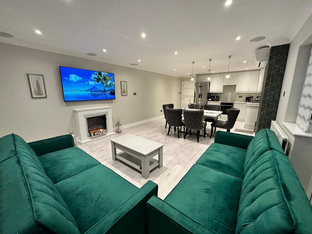 Luxury House Daire Greenford  Dış mekan fotoğraf