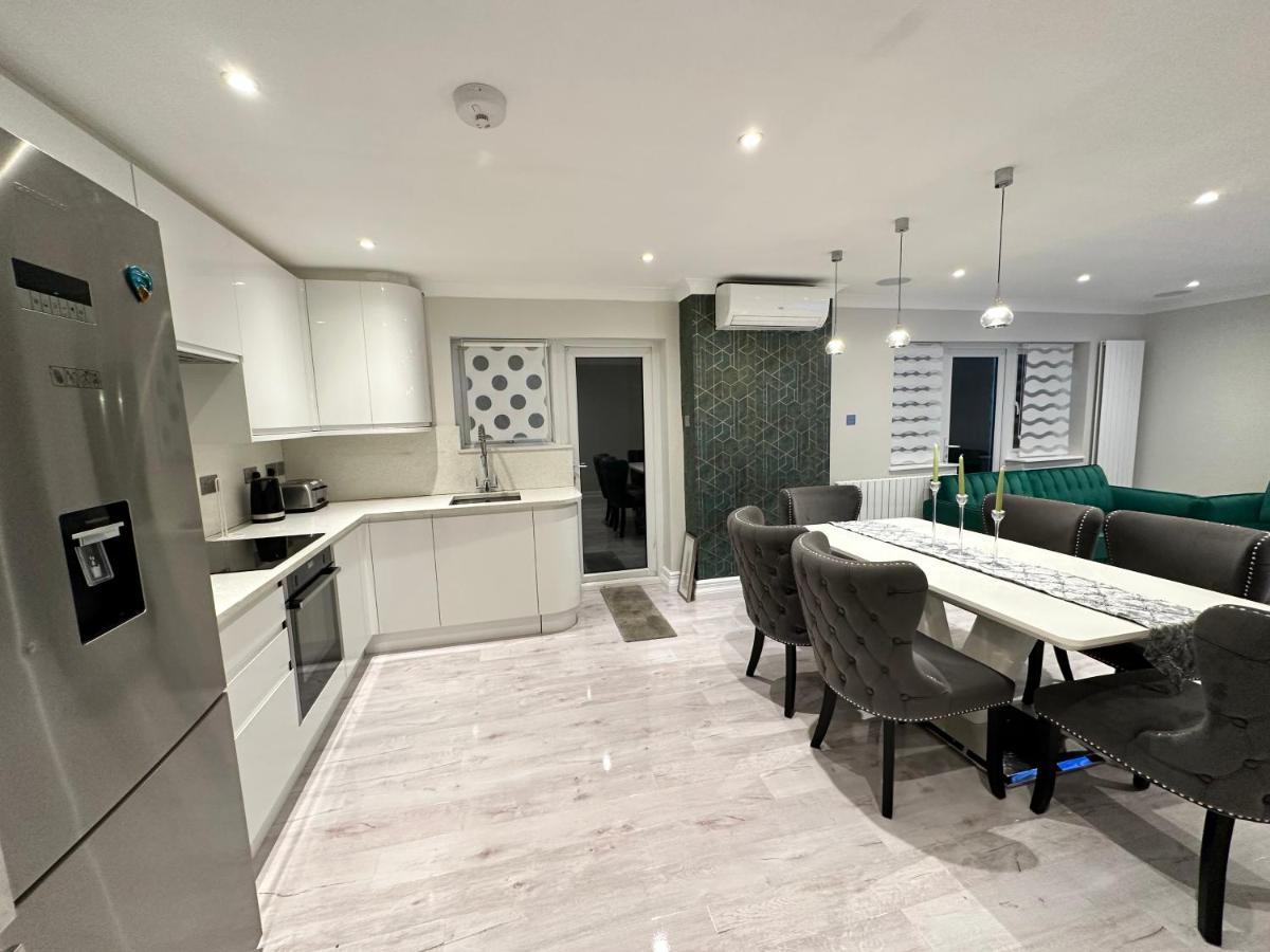 Luxury House Daire Greenford  Dış mekan fotoğraf