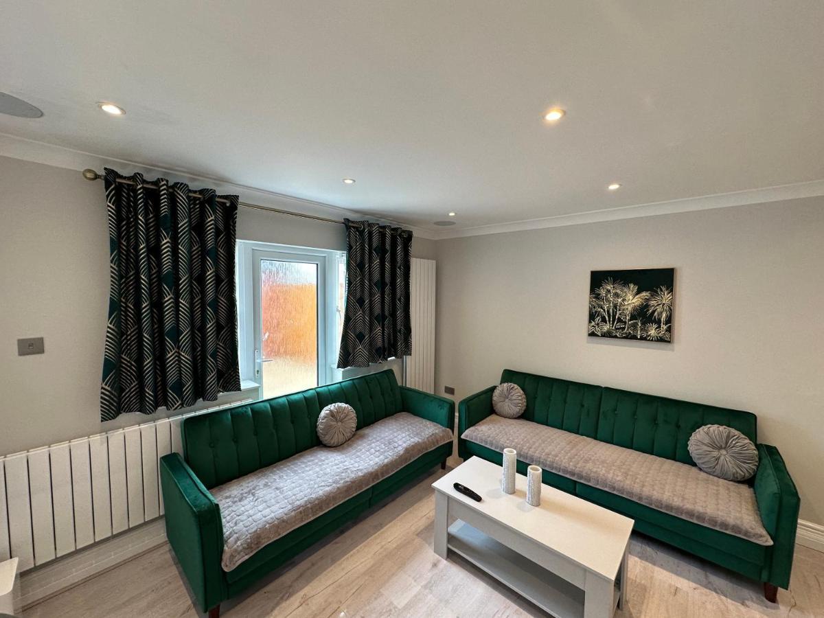Luxury House Daire Greenford  Dış mekan fotoğraf
