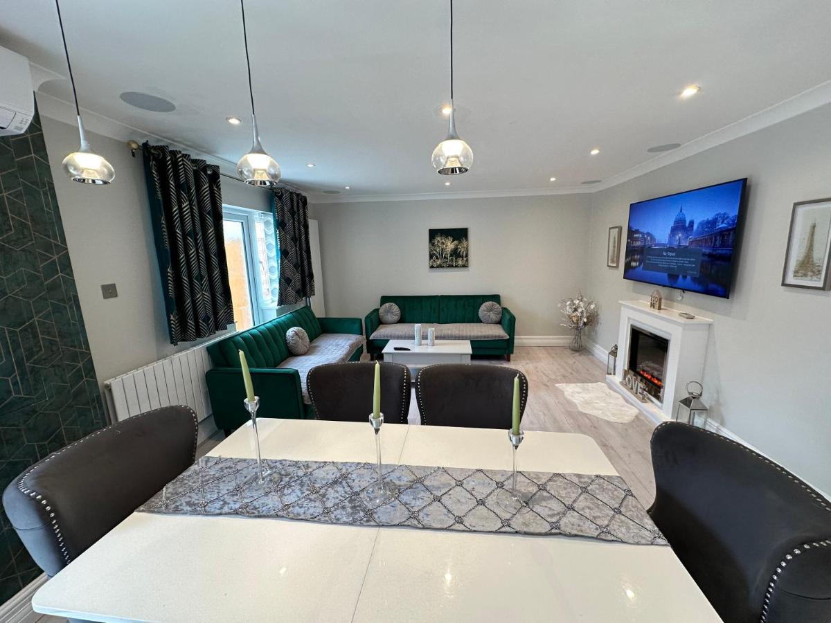 Luxury House Daire Greenford  Dış mekan fotoğraf