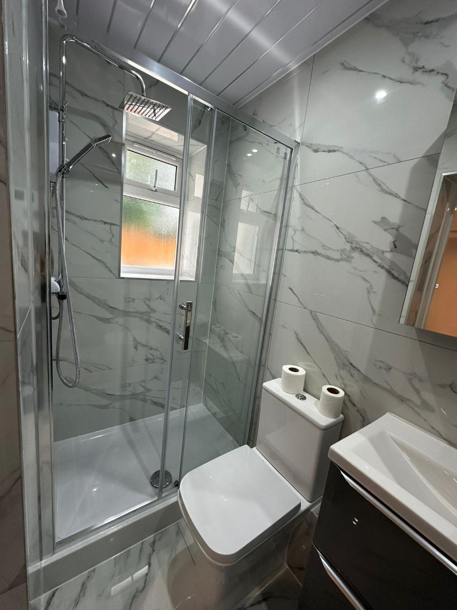Luxury House Daire Greenford  Dış mekan fotoğraf