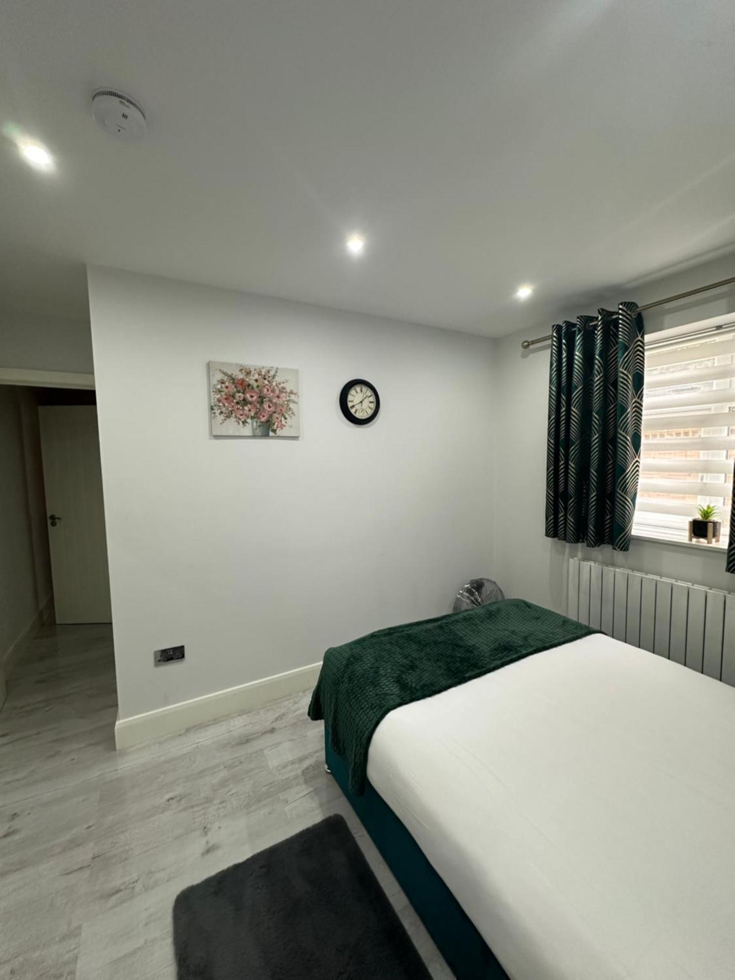 Luxury House Daire Greenford  Dış mekan fotoğraf